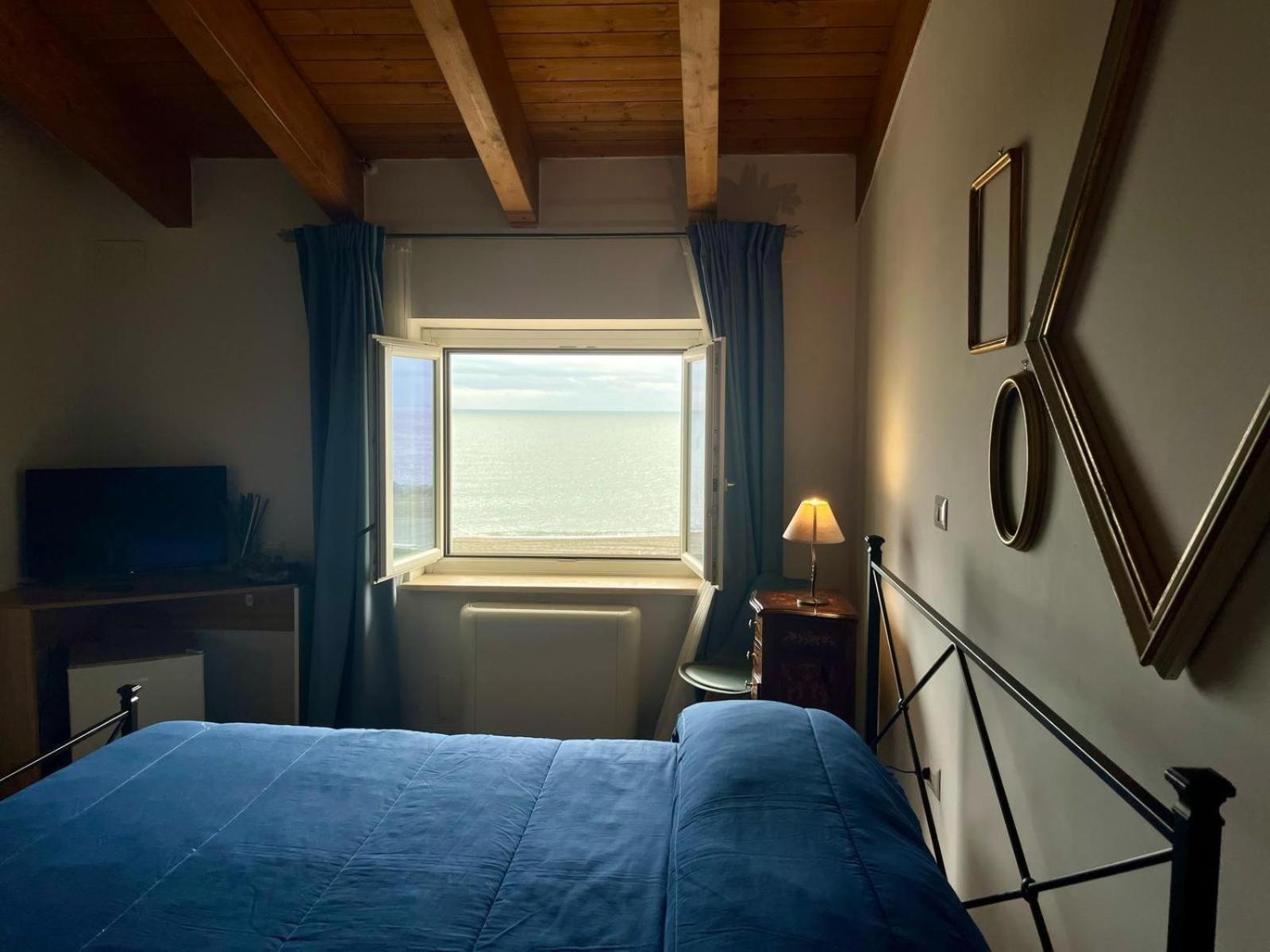 Nottola B&B Ladispoli Bagian luar foto